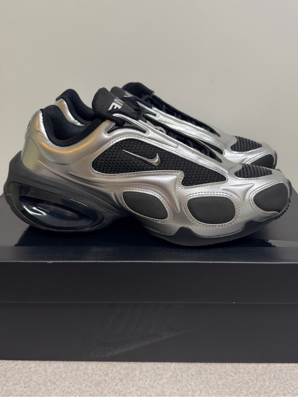 Nike Air Max Muse Black Metallic Silver Women's Size 7 NEW FV1920001